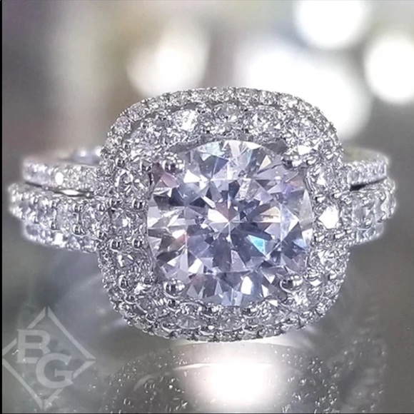 New Luxury 925 Silver Diamond Engagement Ring - Picture 4 of 5